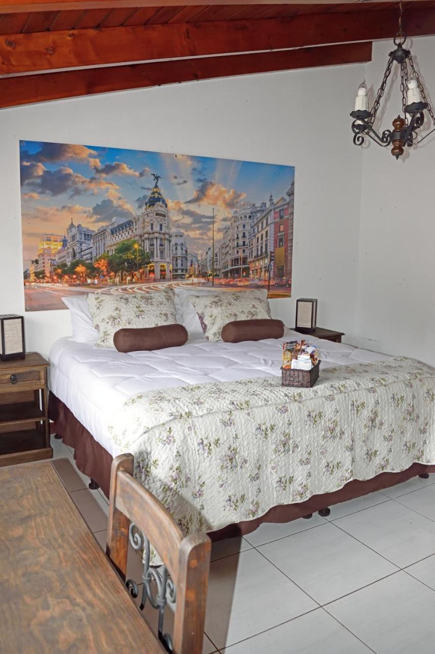 Oh Espana! Guatemala City Екстер'єр фото